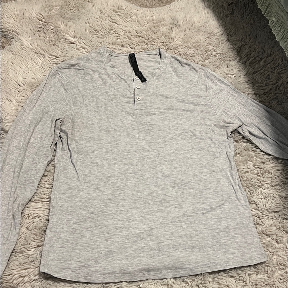lululemon athletica Gray Long Sleeve Tee
